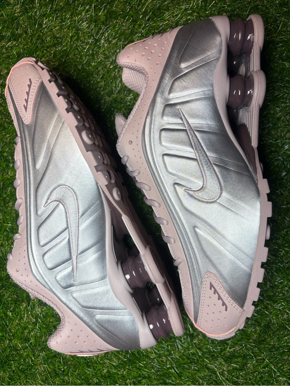 Nike shox Women’s Pink and Silver Shox Running Sneakers